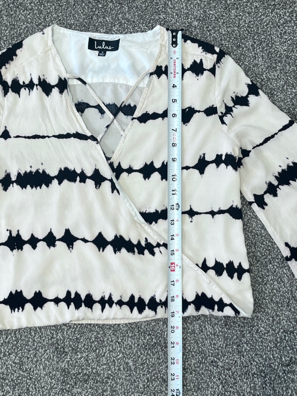 Lulu's Black & White Striped Wrap V-Neck Blouse Size S - Picture 6 of 7